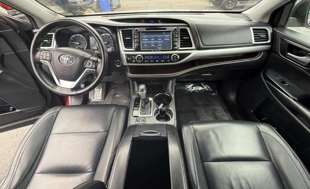 2017 Toyota Highlander Image 10