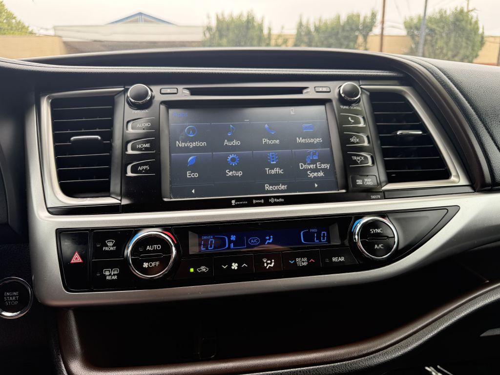 2017 Toyota Highlander Image 11