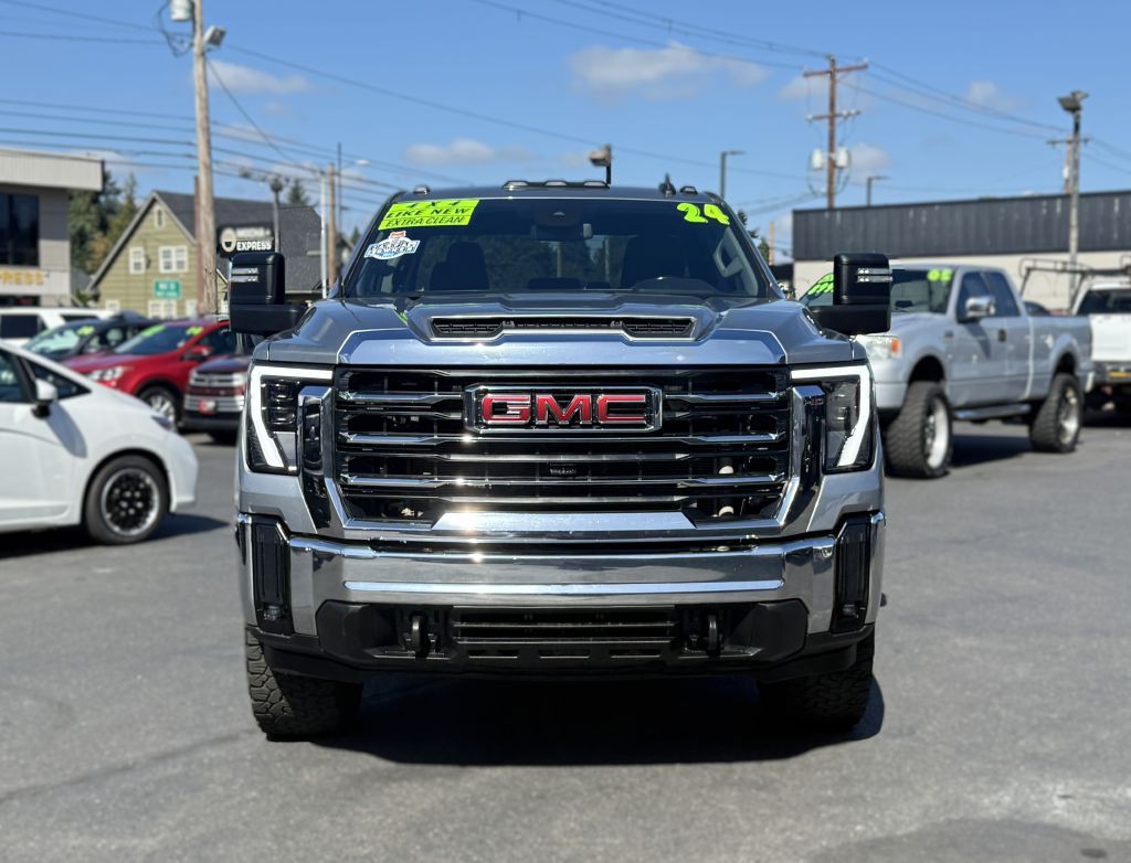 2024 GMC Sierra Image 2