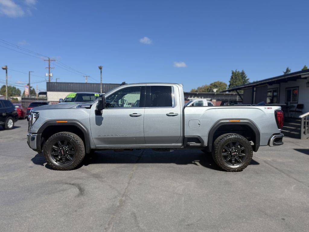 2024 GMC Sierra Image 3