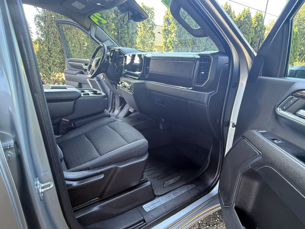 2024 GMC Sierra Image 18