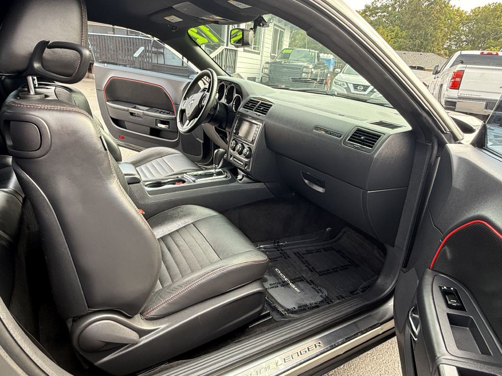 2012 Dodge Challenger Image 14