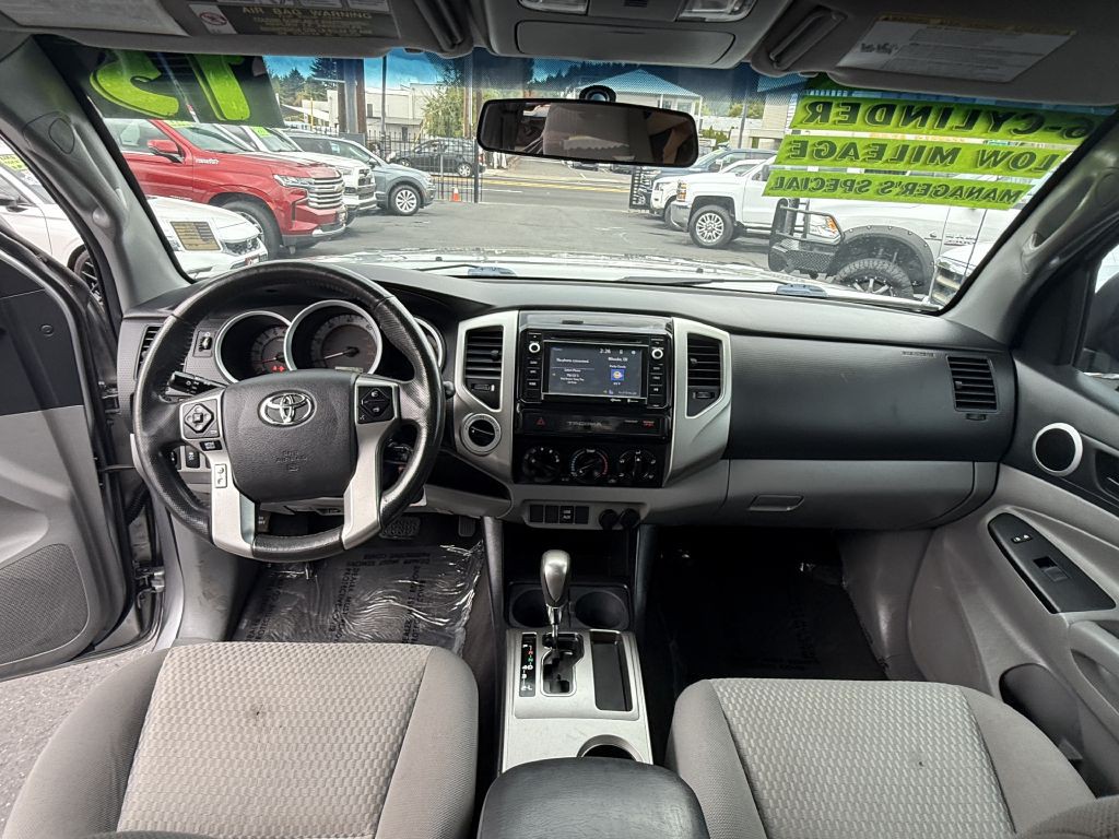 2015 Toyota Tacoma Image 13