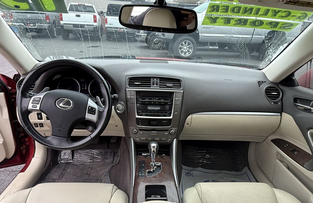 2013 Lexus IS Image 10