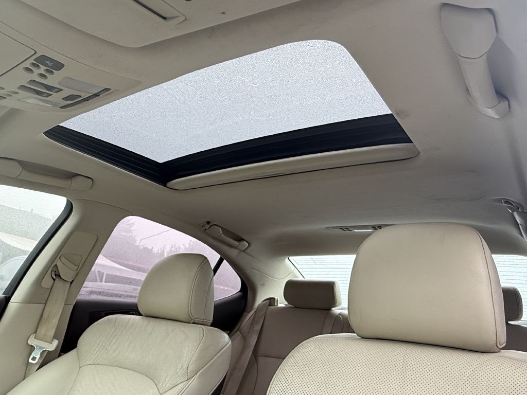 2013 Lexus IS Image 12