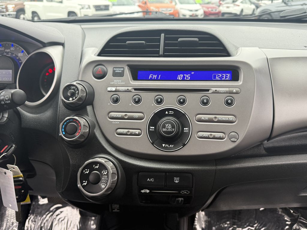 2011 Honda Fit Image 13