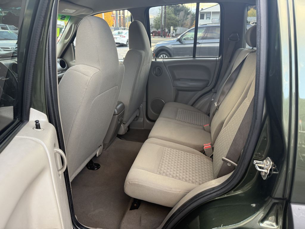 2007 Jeep Liberty Image 14