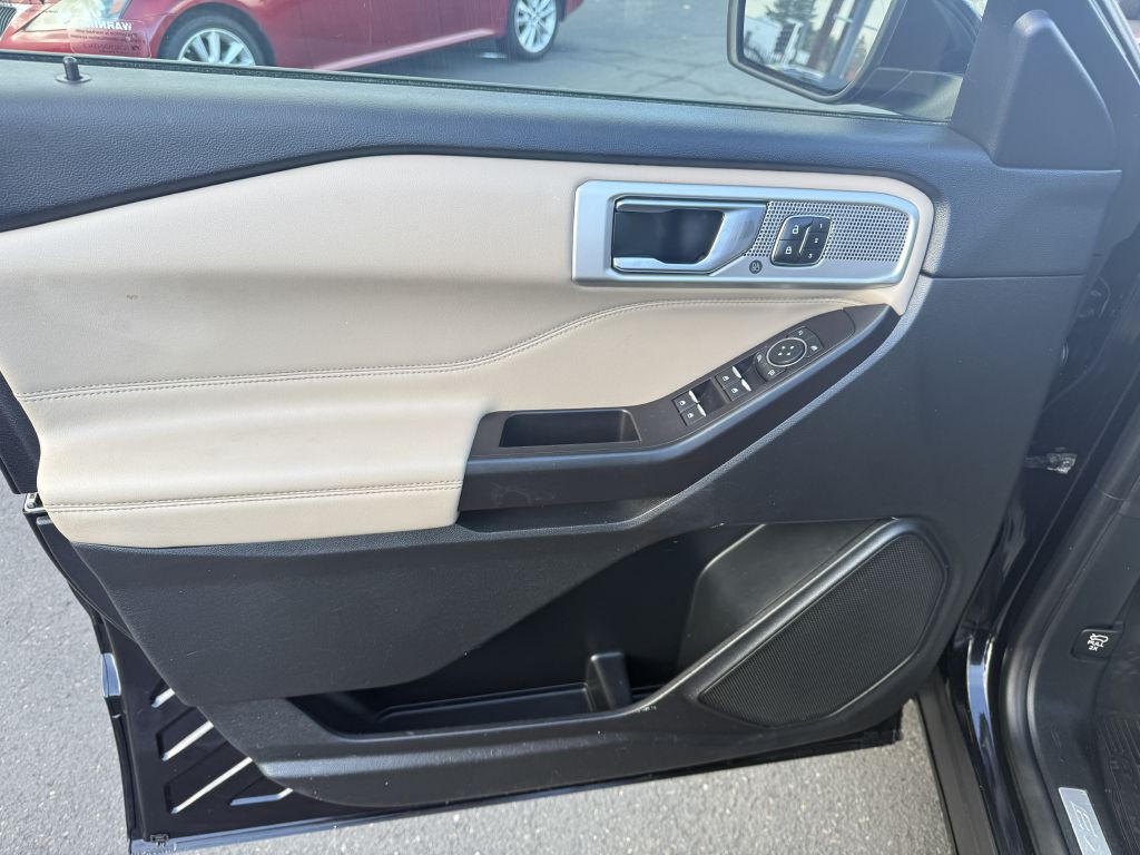 2020 Ford Explorer Image 9