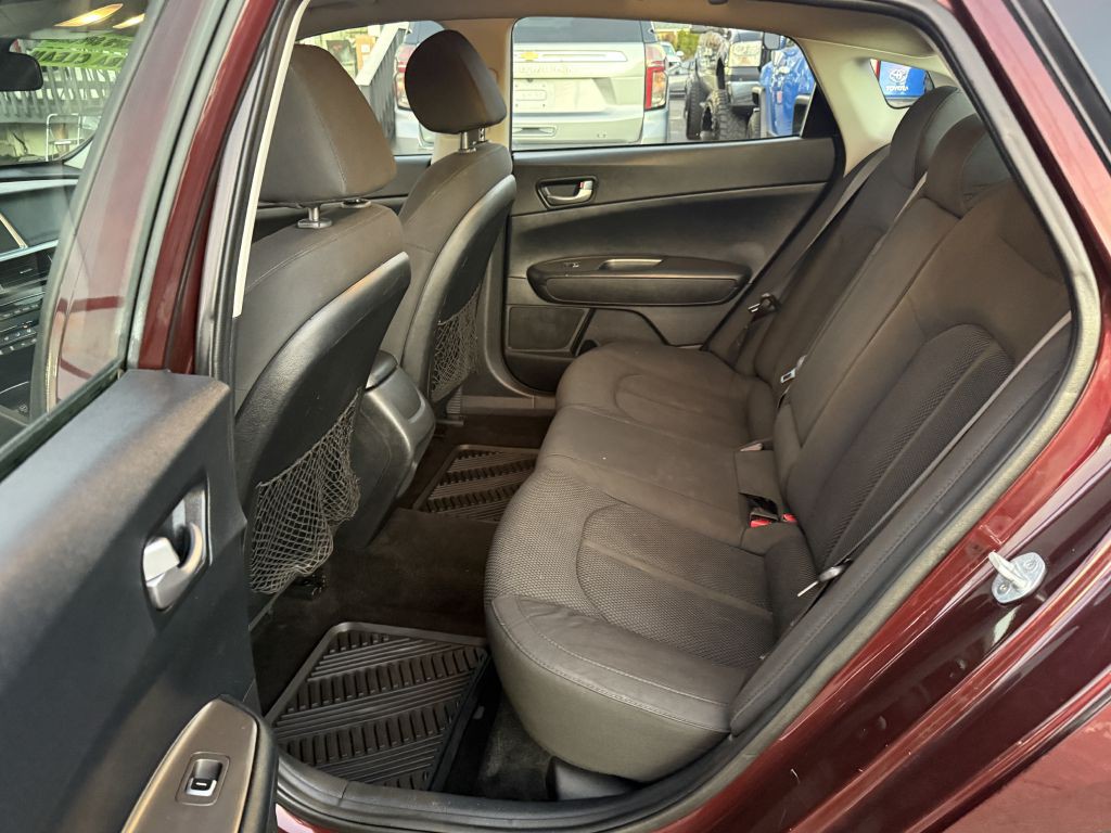 2020 Kia Optima Image 12