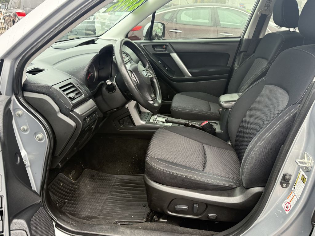 2015 Subaru Forester Image 10