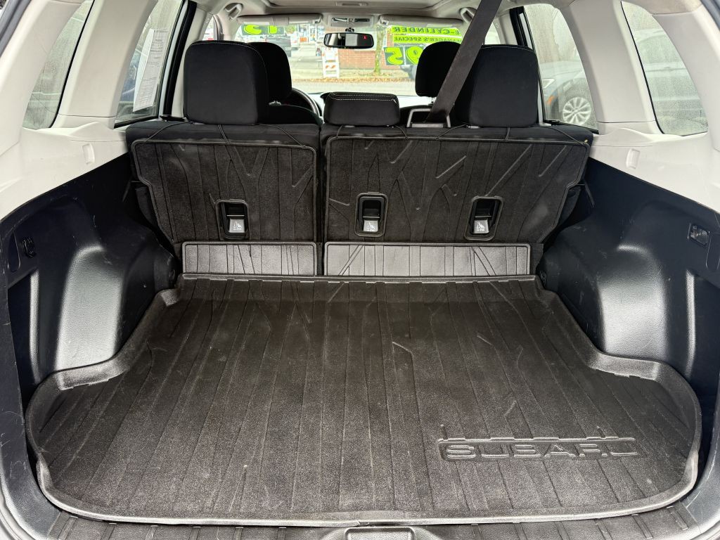 2015 Subaru Forester Image 12