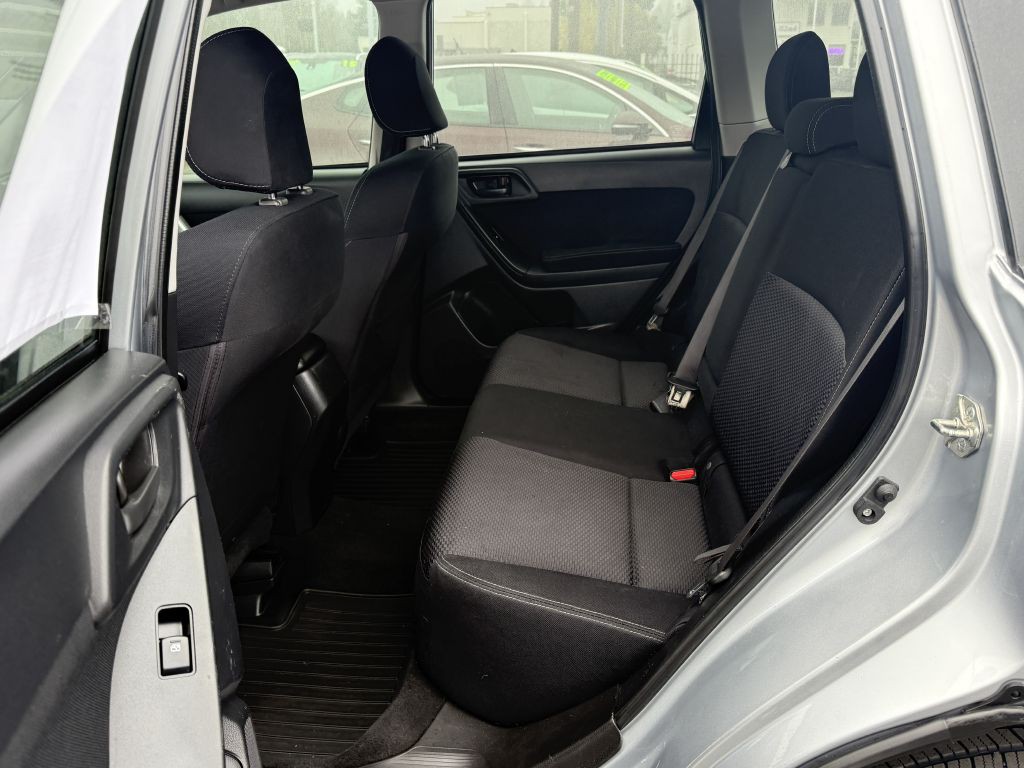 2015 Subaru Forester Image 13