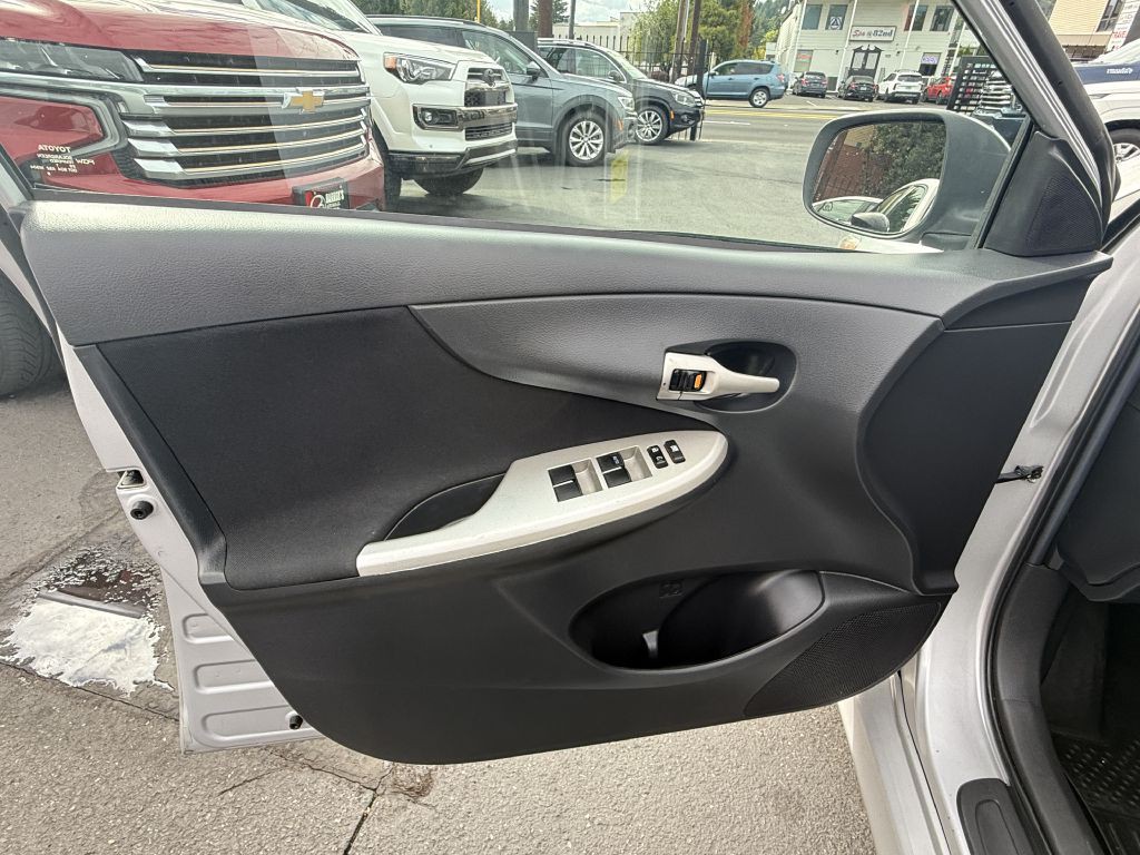 2011 Toyota Corolla Image 9