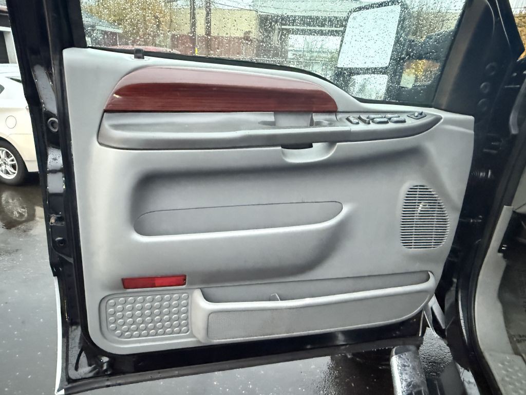 2004 Ford F-350 Image 13