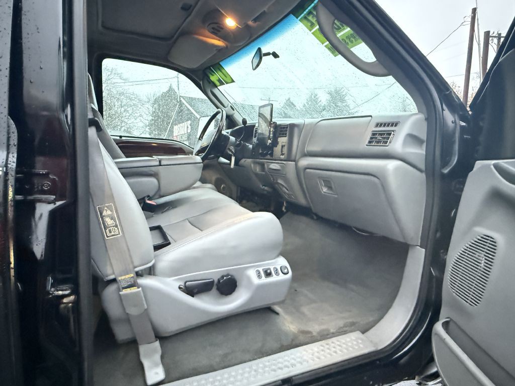 2004 Ford F-350 Image 18