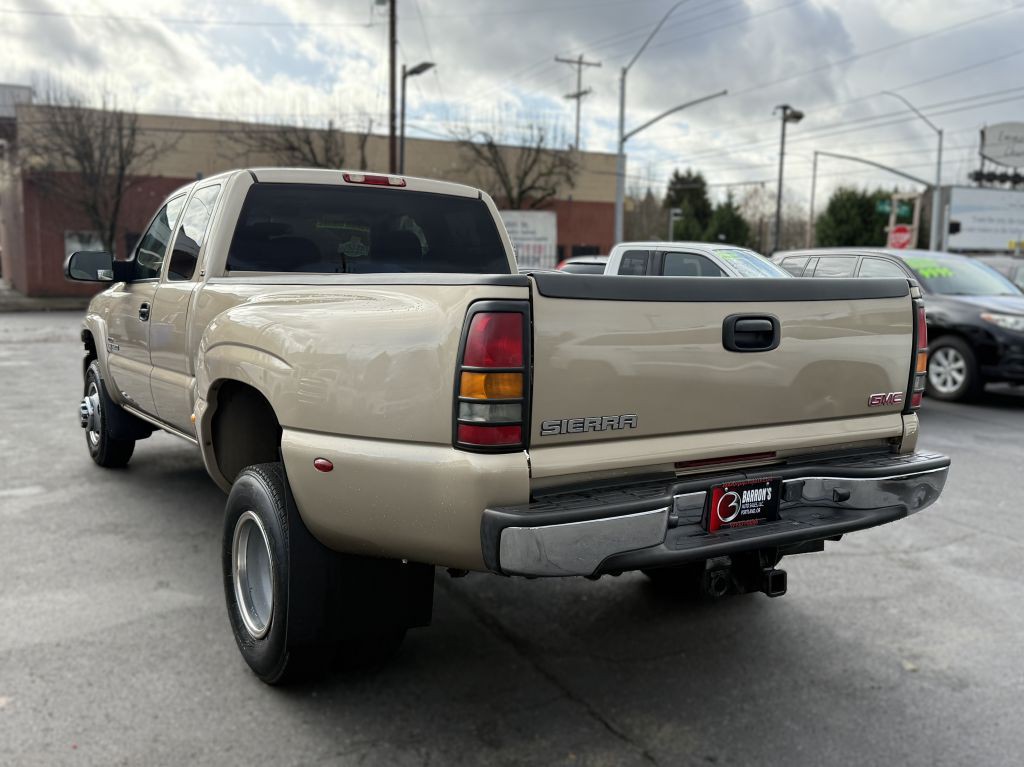 2004 GMC Sierra Image 5