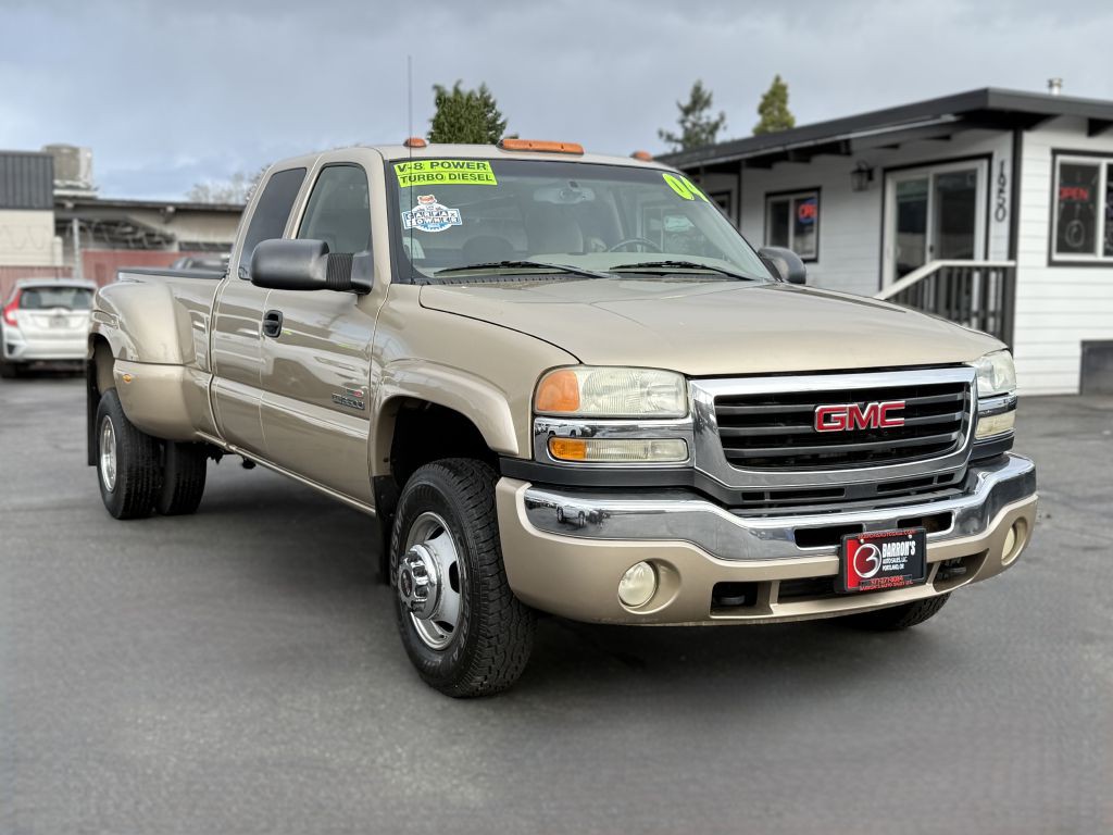 2004 GMC Sierra Image 9
