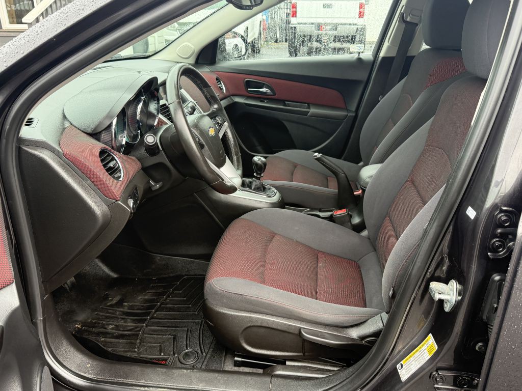 2014 Chevrolet Cruze Image 12