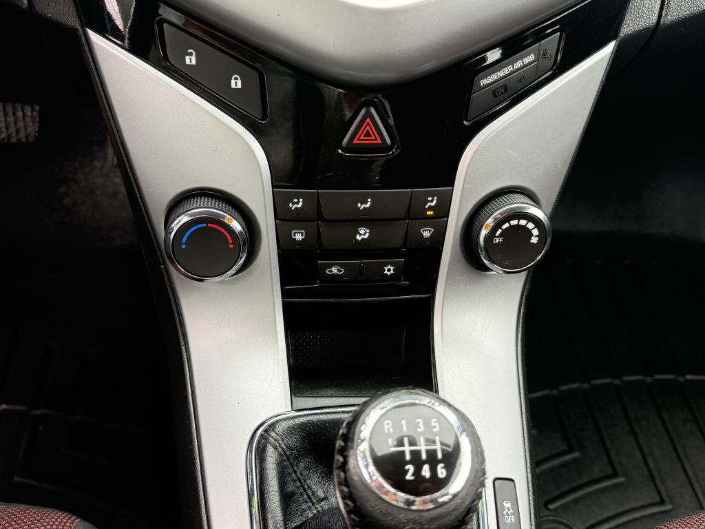 2014 Chevrolet Cruze Image 18