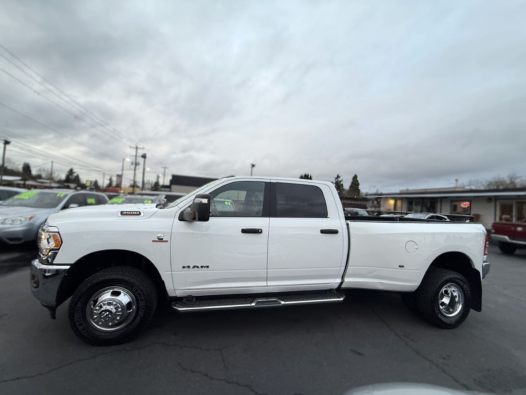 2024 RAM 3500 Image 3