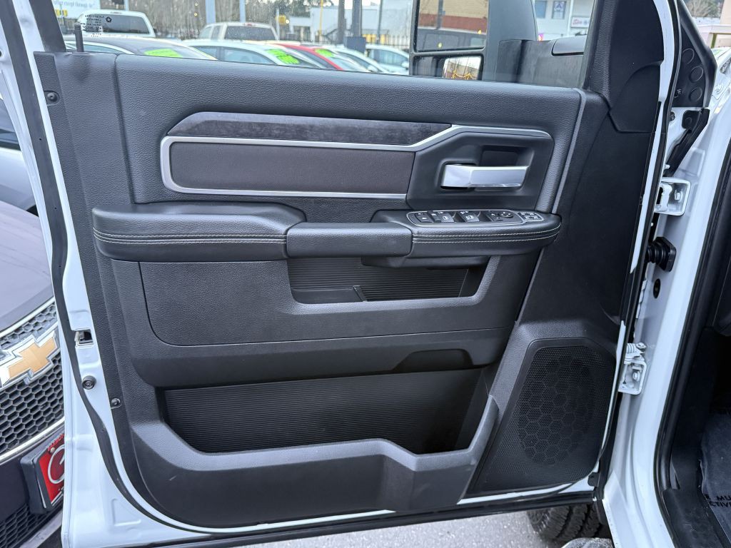 2024 RAM 3500 Image 11