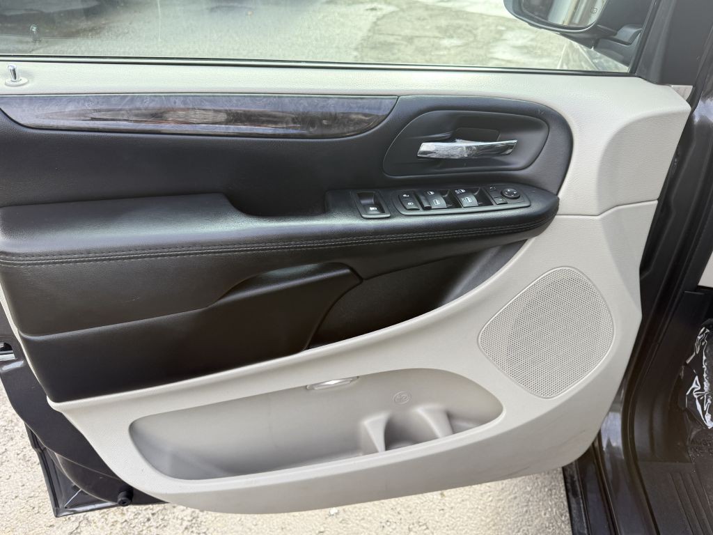 2016 Dodge Grand Caravan Image 9