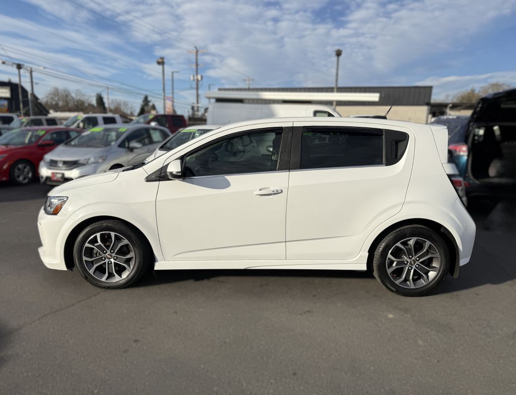 2017 Chevrolet Sonic Image 3