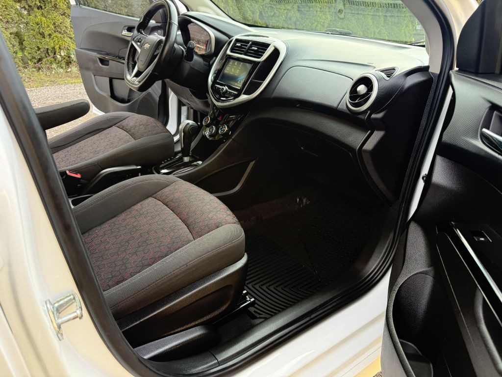 2017 Chevrolet Sonic Image 13