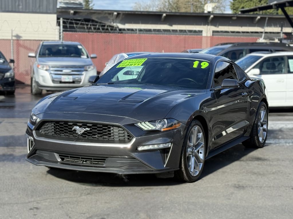 2019 Ford Mustang Image 1