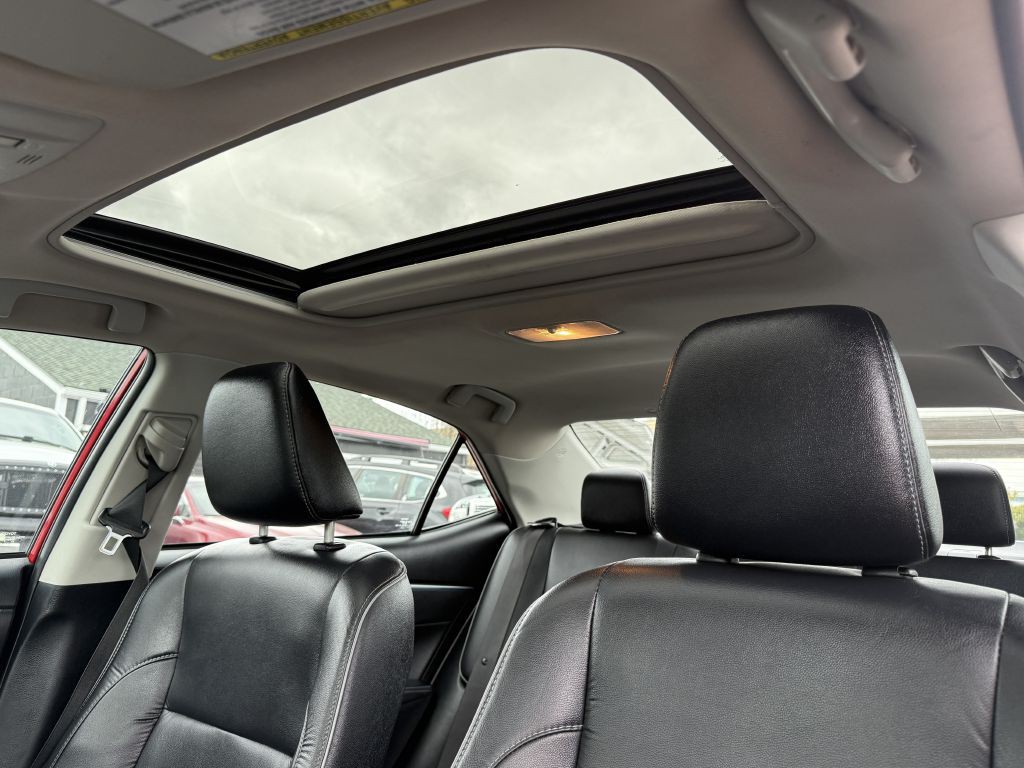 2014 Toyota Corolla Image 15