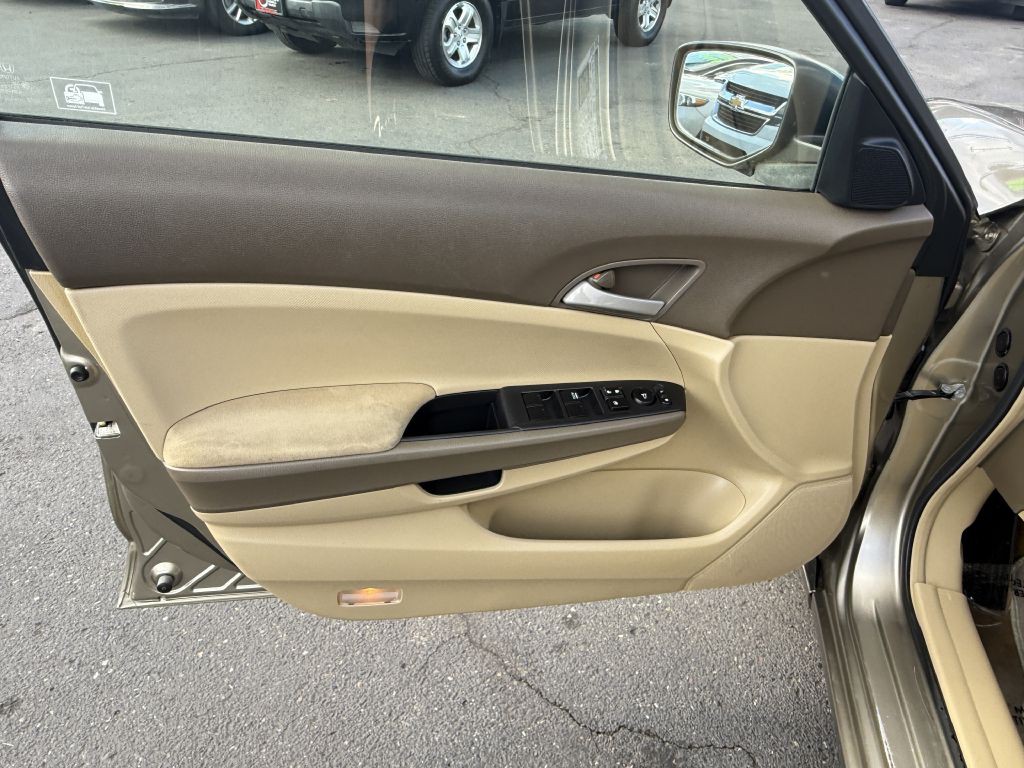 2008 Honda Accord Image 9