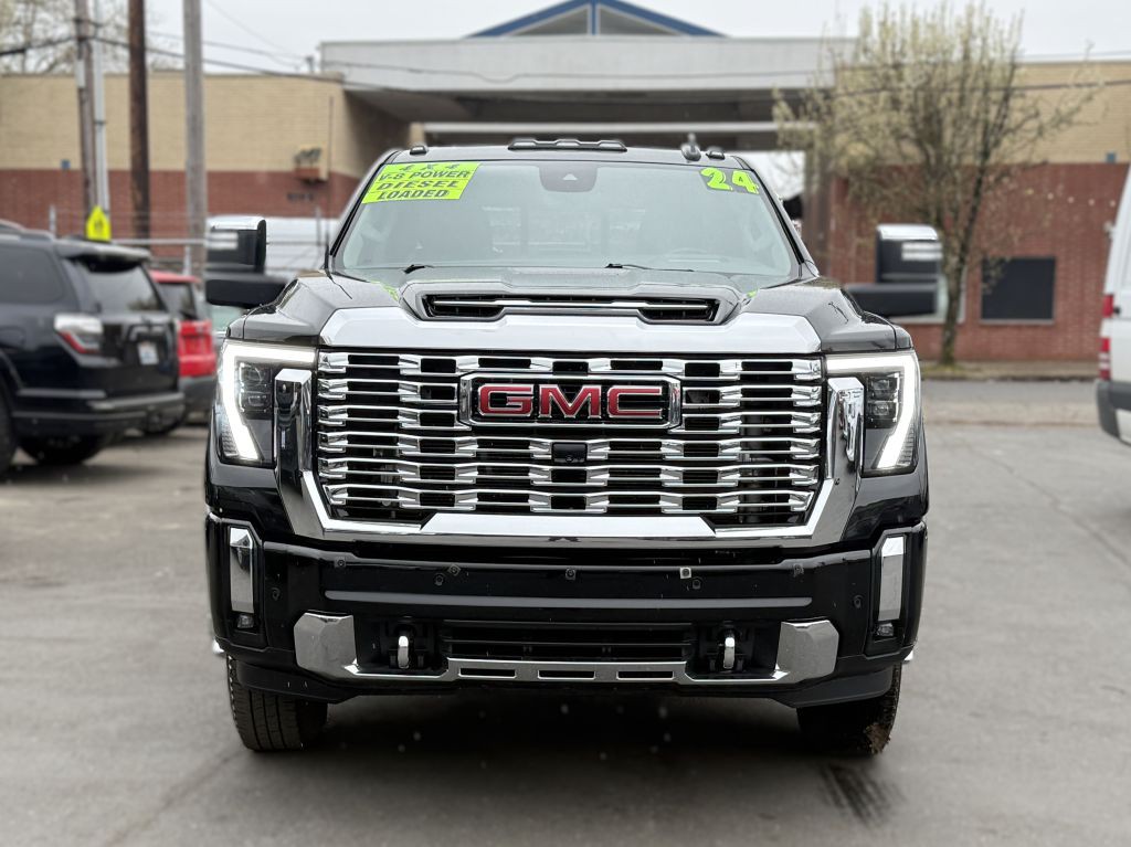 2024 GMC Sierra Image 2