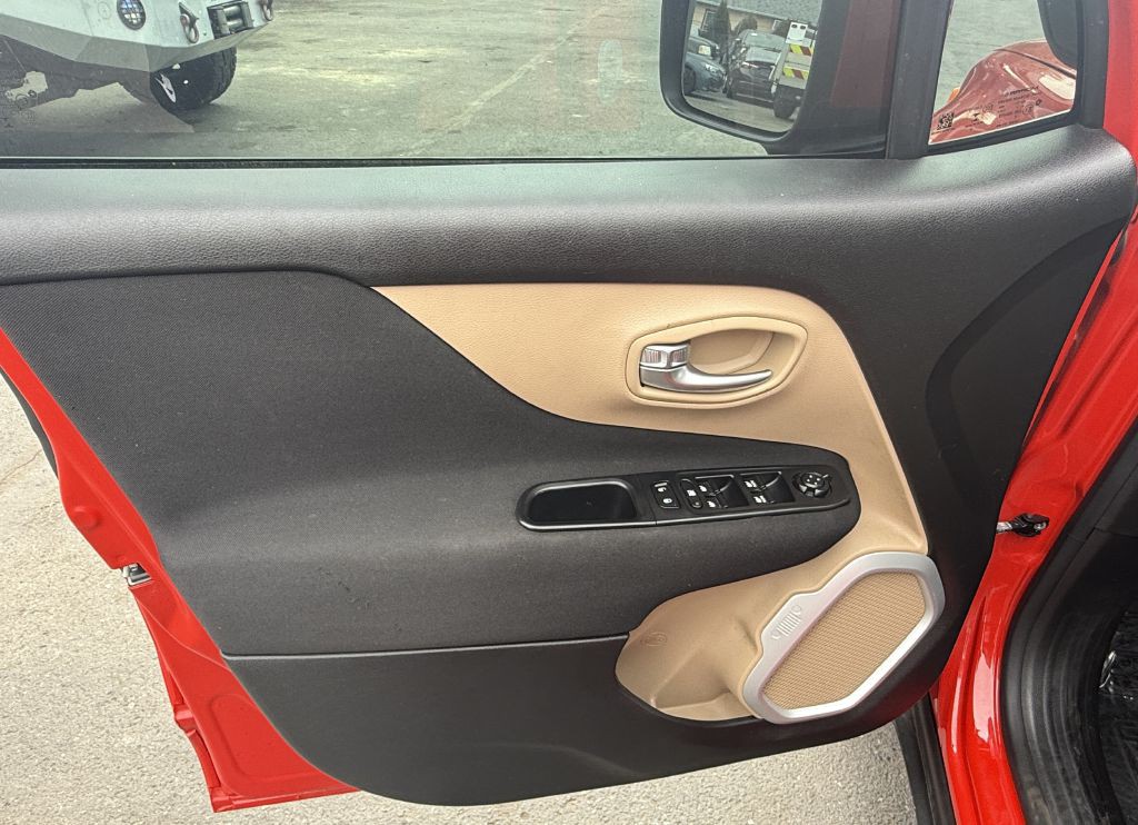 2015 Jeep Renegade Image 9