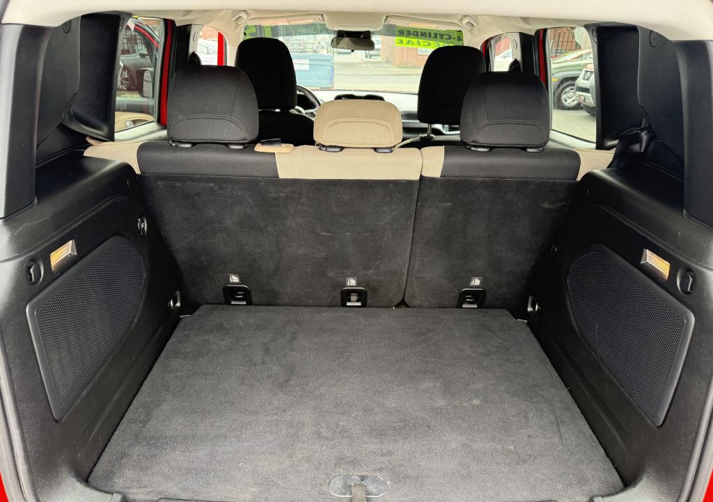 2015 Jeep Renegade Image 12