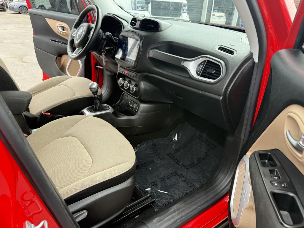 2015 Jeep Renegade Image 14