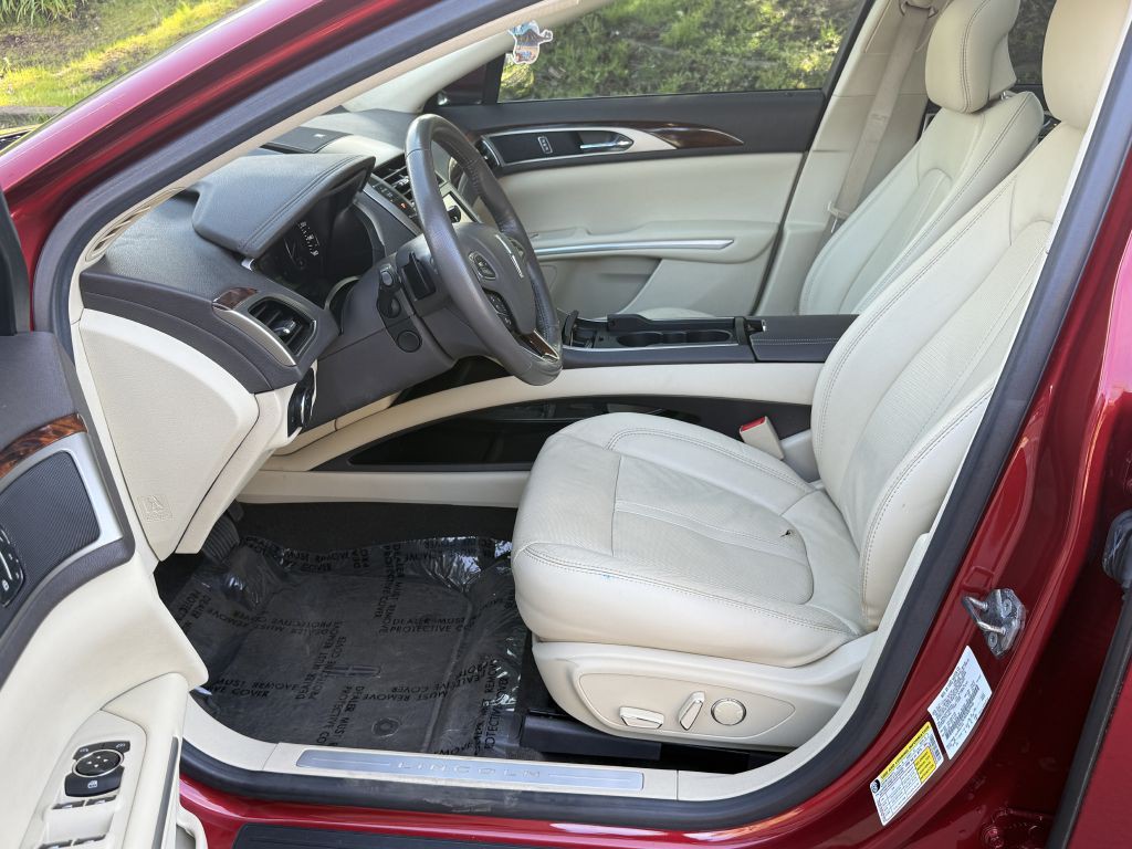 2013 Lincoln MKZ Image 10