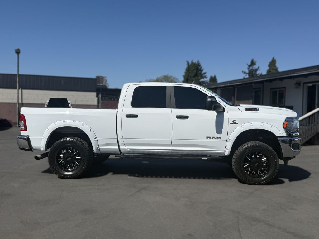 2023 RAM 3500 Image 9