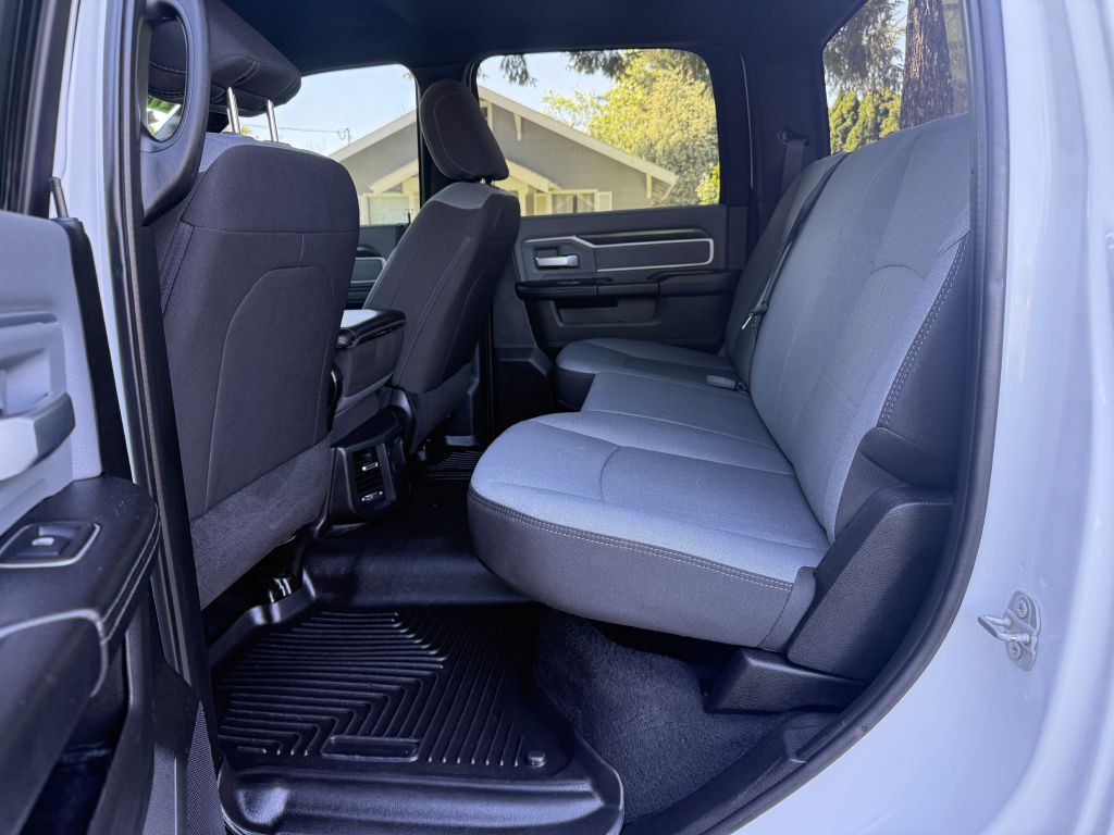 2023 RAM 3500 Image 12