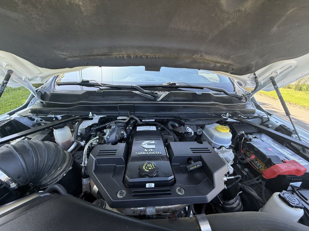 2023 RAM 3500 Image 17