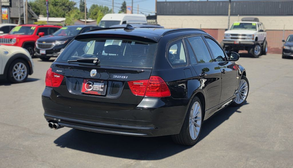 2011 BMW 3 Series Image 6