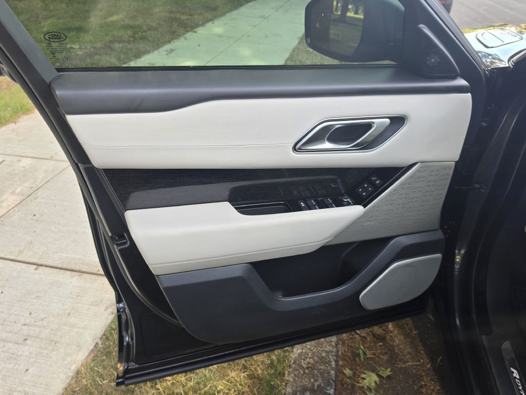 2018 Land Rover Range Rover Image 12