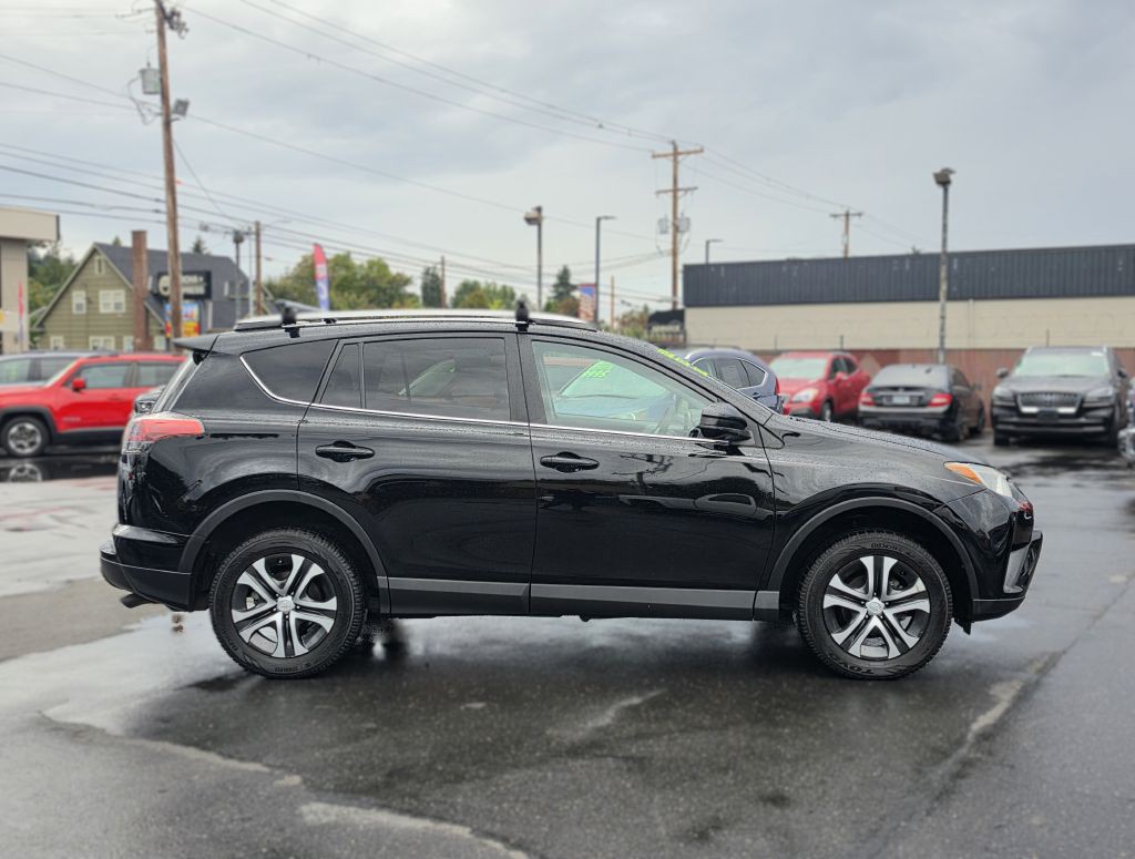 2017 Toyota Rav4 Image 8
