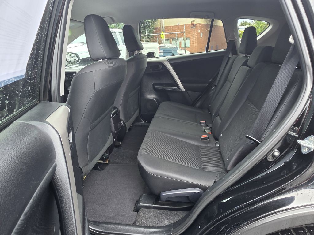 2017 Toyota Rav4 Image 12