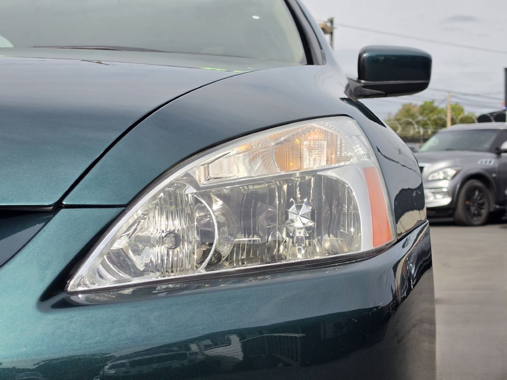 2003 Honda Accord Image 10