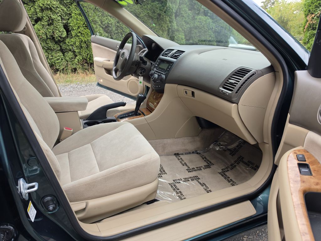 2003 Honda Accord Image 18