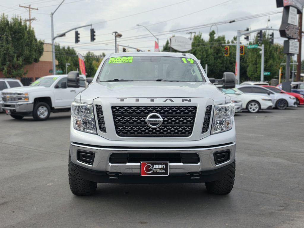 2019 Nissan Titan Image 2