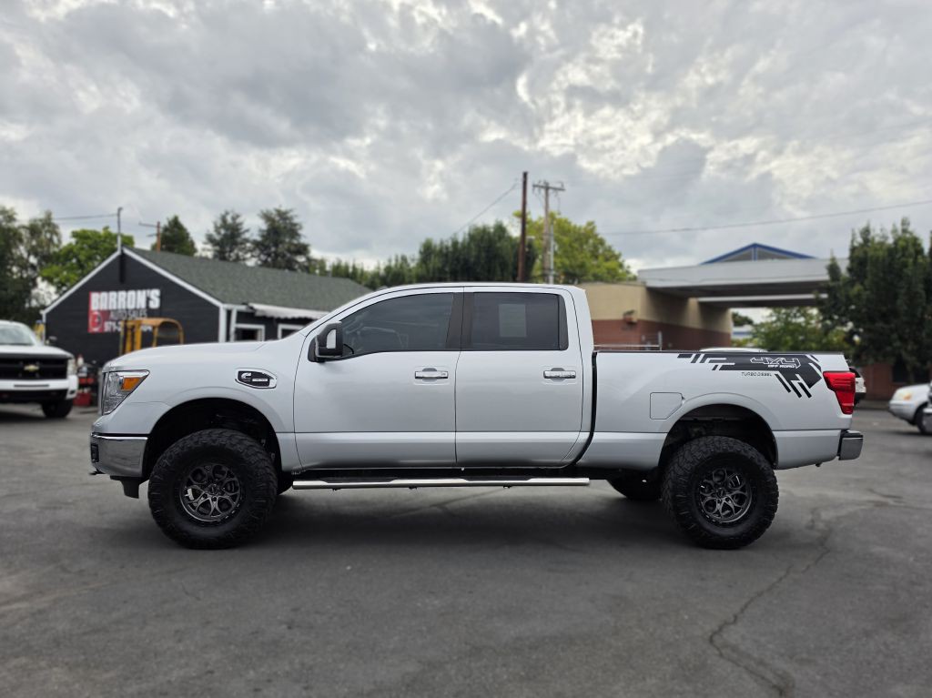 2019 Nissan Titan Image 3