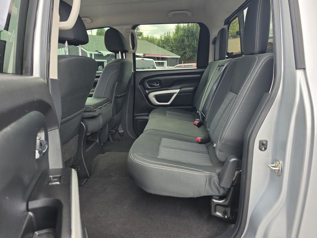 2019 Nissan Titan Image 15