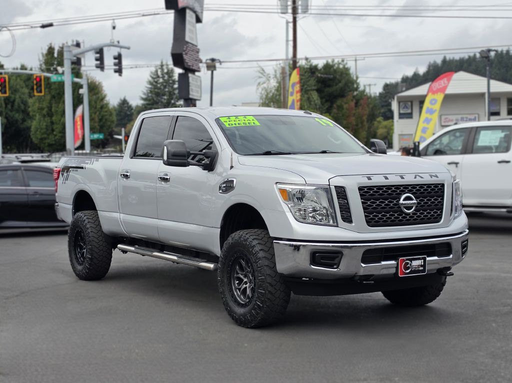 2019 Nissan Titan Image 8