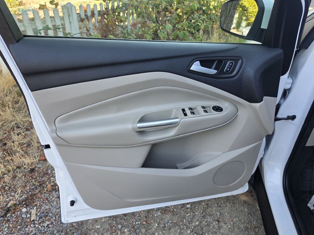 2017 Ford Escape Image 9